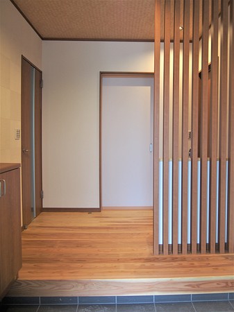 新築　注文住宅　自由設計　工務店　富山　玄関