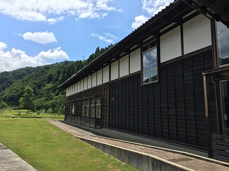 八尾町桐谷　化石資料館海韻館　